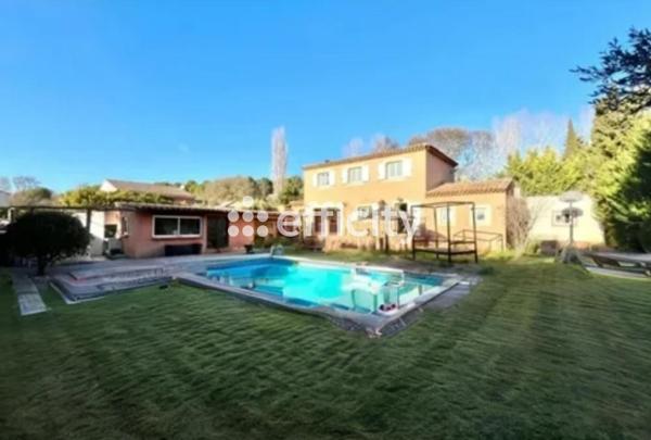 Maison 7 pièces - 130 m² Bien prestige