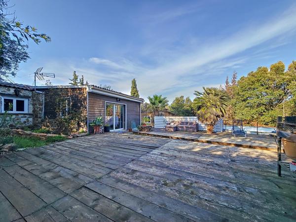 Mas de plain-pied avec dépendance et terrain en pleine nature – Extérieurs de Faugères – Cadre préservé sans voisinage