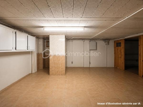 Sébastien RICHARD votre conseiller immobilier dans les Ardennes vous propose une Maison individuelle de plain-pied sur sous-sol à Frénois proche des commodités (transport, écoles, infrastructures sportives, commerces, accès rocade).

Située dans l'un des secteurs les plus recherchés de Frénois, commune de Sedan, cette agréable maison individuelle de plain-pied vous séduira par son environnement calme, son absence totale de vis-à-vis et son magnifique terrain arboré de 940 m².

Implantée au cœur d'un écrin de verdure, elle offre des espaces fonctionnels et lumineux, parfaitement adaptés à une résidence principale.
Ce bien plein de potentiel est à rafraichir intégralement.

Au rez-de-chaussée :

- Entrée accueillante avec porte en bois.
- Belle pièce de vie d'environ 30 m², lumineuse et conviviale, avec accès direct à une vaste terrasse exposée sur le jardin.
- Cuisine équipée d'environ 10 m² avec accès terrasse :
          * meubles hauts et bas, plan de travail, four, hotte, plaque gaz BOSCH.
- Deux chambres confortables de 10 m² et 13 m², bénéficiant d'un environnement particulièrement calme.
- Salle de bains avec baignoire et lavabo.
- WC indépendant.


Au sous-sol complet : 

- Grand garage d'environ 36 m² permettant le stationnement de deux véhicules.
- Espace buanderie d'environ 26 m² avec cabine de douche.
- Atelier d'environ 17 m² idéal pour le bricolage ou le stockage.
- Chaudière individuelle au gaz Frisquet récente (environ 6 ans).


A l'extérieur :

- Jardin arboré à l'avant et à l'arrière de la propriété.
- Aucune mitoyenneté.
- Aucun vis-à-vis sur les pièces de vie.
- Grande terrasse carrelée d'environ 30 m² avec store banne.
- Puits décoratif.
- Carré potager.
- Chemins aménagés en pierres naturelles.
- Descente de garage privative.
- Escalier extérieur d'accès au sous-sol.
- Plusieurs possibilités de stationnement devant la propriété ainsi que dans l'allée individuelle en enrobé.


Informations complémentaires :

- Huisseries bois double vitrage.
- Volets bois.
- Porte de garage aluminium manuelle.
- Toiture en tuiles.
- Tout à l'égout.
- DPE en cours de réalisation.
- Taxe foncière attractive pour le secteur : 1 546 €.


Les atouts :

✅ Secteur calme et très recherché
✅ Maison individuelle sans mitoyenneté
✅ Sous-sol complet avec garage double
✅ Terrain arboré de 940 m²
✅ Grande terrasse sans vis-à-vis
✅ Cadre verdoyant et préservé


Venez visiter ce bien situé dans un environnement privilégié et un cadre verdoyant, exclusivement l'après-midi, sur rendez-vous.

Les images d'illustration générées par IA sont fournies à titre informatif afin d'aider les clients à se projeter et à mieux appréhender le potentiel du bien.