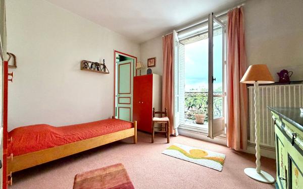 Appartement à vendre    6 pièces • 150,54 m2 Paris 12