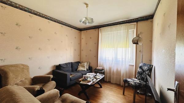 À vendre – CAMARET-SUR-MER Spacieuse maison traditionnelle à deux pas des plages et du centre-ville