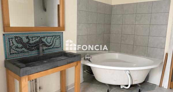 À vendre Maison 5 pièces 123 m² - Mirebeau 86110