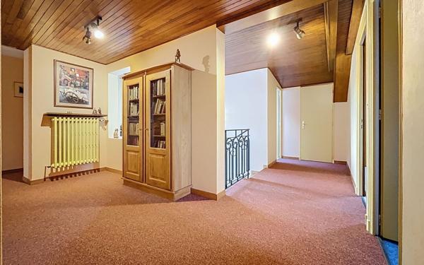 Maison à vendre    9 pièces • 223,17 m2 Valleiry