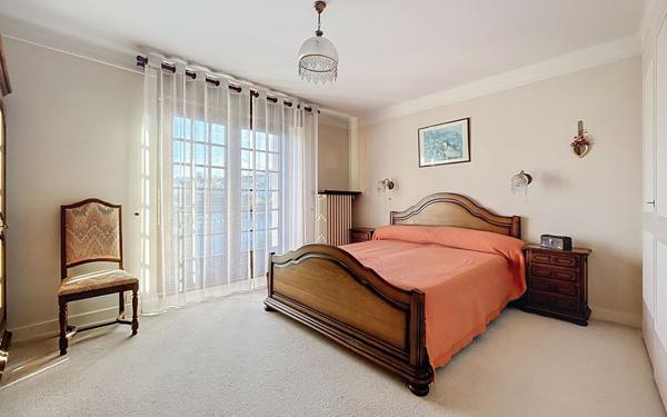 Maison à vendre    9 pièces • 223,17 m2 Valleiry