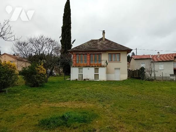 Charmante villa sur BOEN SUR LIGNON construite sur  terrain de 2833m².