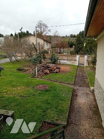 Charmante villa sur BOEN SUR LIGNON construite sur  terrain de 2833m².