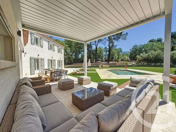 Maison à vendre  7 pièces - 255 m2 NANS LES PINS - 83