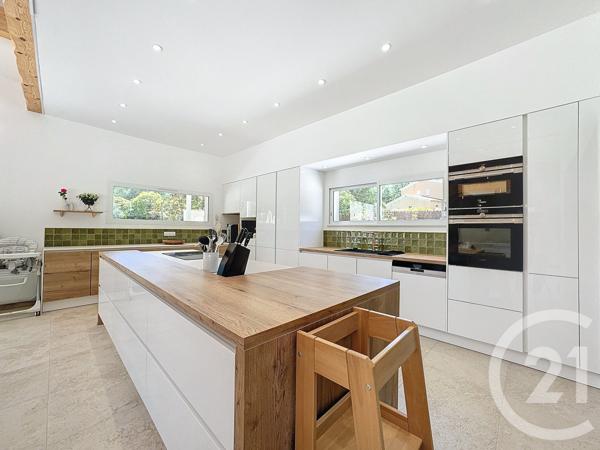 Maison à vendre  7 pièces - 255 m2 NANS LES PINS - 83