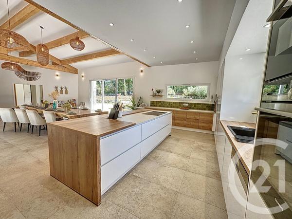 Maison à vendre  7 pièces - 255 m2 NANS LES PINS - 83