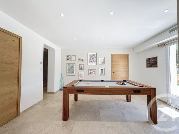 Maison à vendre  7 pièces - 255 m2 NANS LES PINS - 83