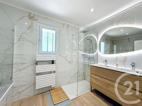 Maison à vendre  7 pièces - 255 m2 NANS LES PINS - 83