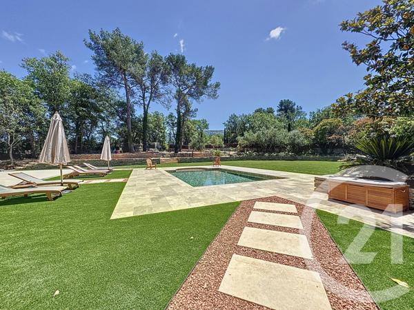 Maison à vendre  7 pièces - 255 m2 NANS LES PINS - 83