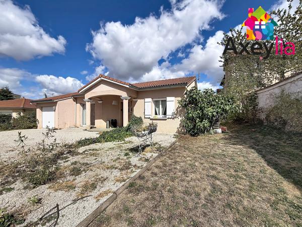 A VENDRE - CHAZELLE SUR LYON - MAISON DE PLAIN-PIED AVEC GARAGE ET TERRAIN