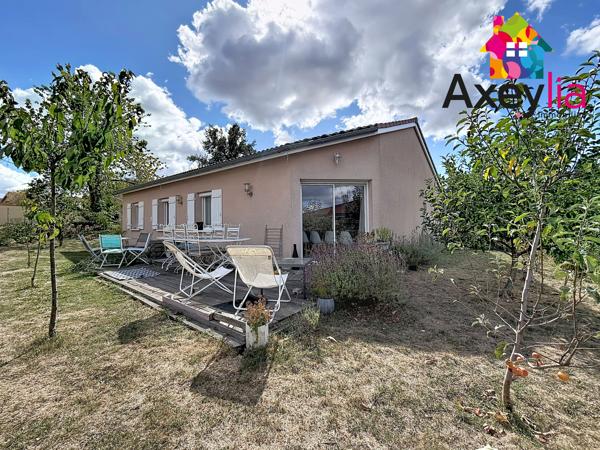 A VENDRE - CHAZELLE SUR LYON - MAISON DE PLAIN-PIED AVEC GARAGE ET TERRAIN