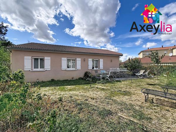 A VENDRE - CHAZELLE SUR LYON - MAISON DE PLAIN-PIED AVEC GARAGE ET TERRAIN