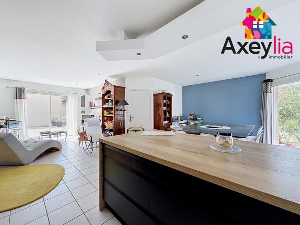 A VENDRE - CHAZELLE SUR LYON - MAISON DE PLAIN-PIED AVEC GARAGE ET TERRAIN