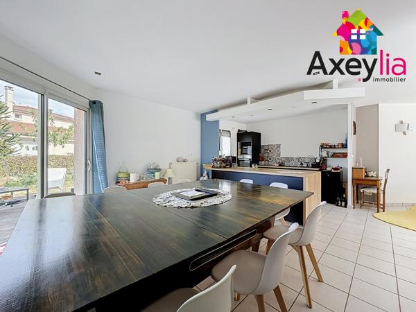A VENDRE - CHAZELLE SUR LYON - MAISON DE PLAIN-PIED AVEC GARAGE ET TERRAIN