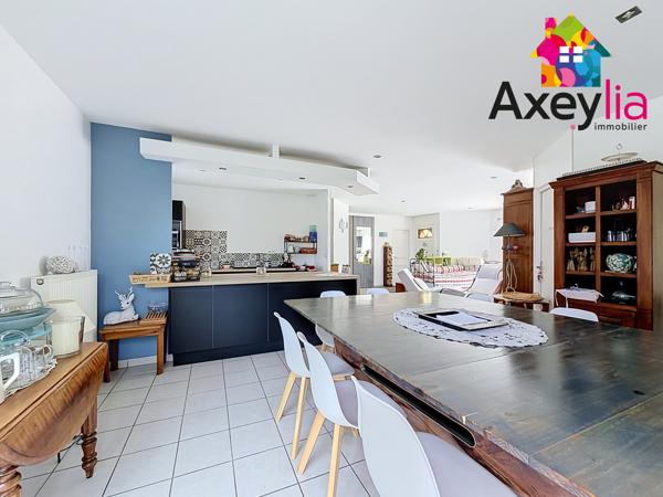 A VENDRE - CHAZELLE SUR LYON - MAISON DE PLAIN-PIED AVEC GARAGE ET TERRAIN