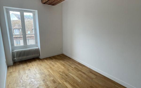Appartement à louer    4 pièces • 66,30 m2 Étampes