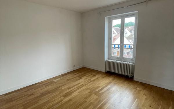 Appartement à louer    4 pièces • 66,30 m2 Étampes