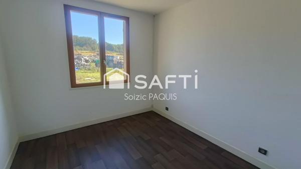 Maison de plain-pied avec sous-sol total proche d'une gare