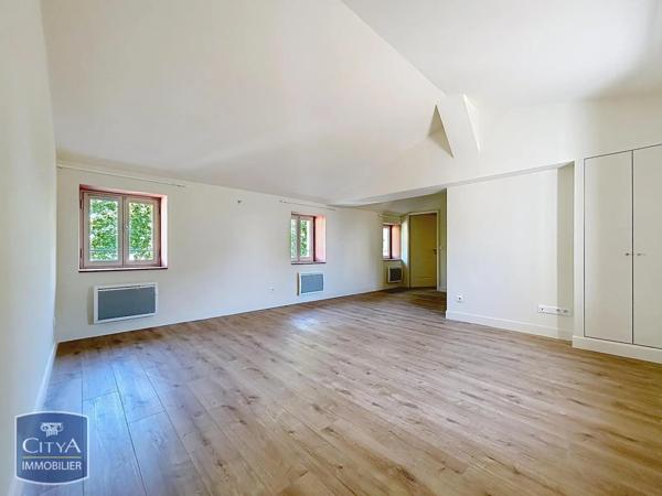 Appartement à louer 4 pièces 77.21m² Nîmes (30000)