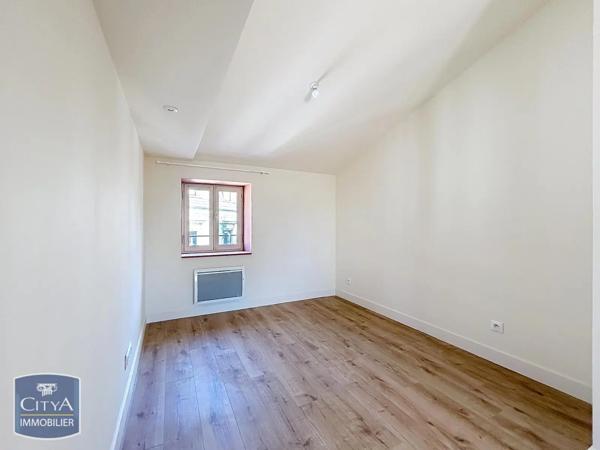 Appartement à louer 4 pièces 77.21m² Nîmes (30000)