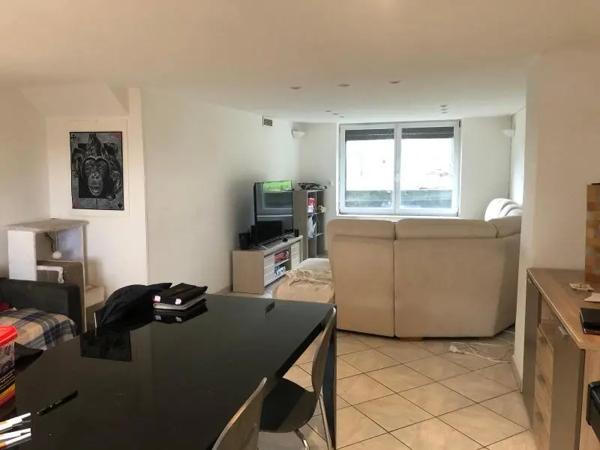 Maison à louer 4 pièces 120m² Cerville (54420)