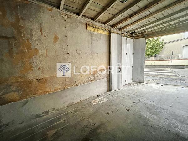 Location parking / box près de Thouars - 15 m² - 60 € / mois