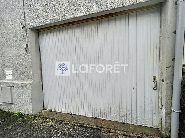 Location parking / box près de Thouars - 15 m² - 60 € / mois