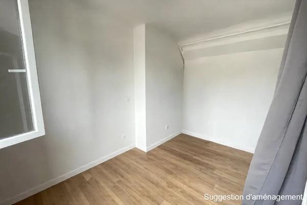 Studio au dernier étage avec jolie vue dégagée & Canal !