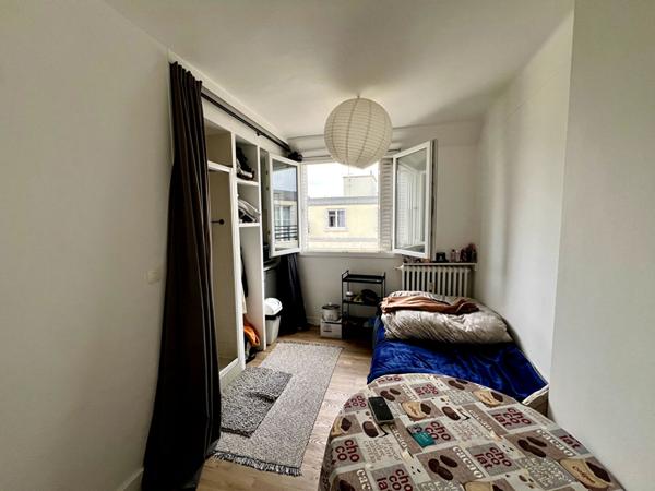 Studio au dernier étage avec jolie vue dégagée & Canal !