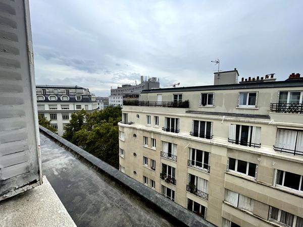 Studio au dernier étage avec jolie vue dégagée & Canal !