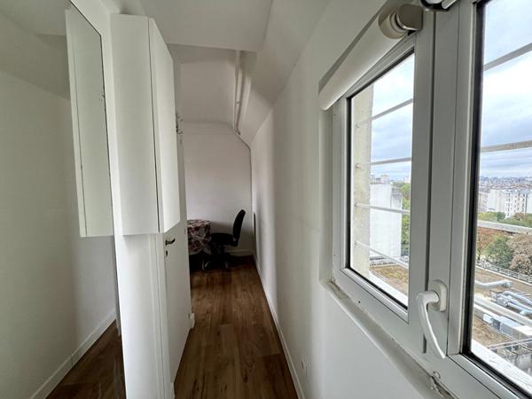 Studio au dernier étage avec jolie vue dégagée & Canal !