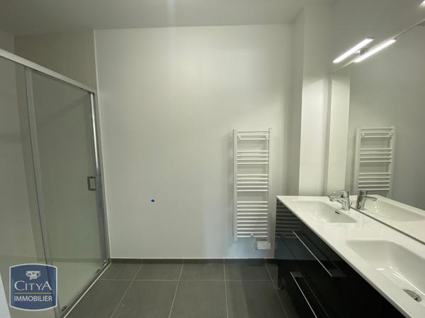 Appartement à louer 4 pièces 77.54m²