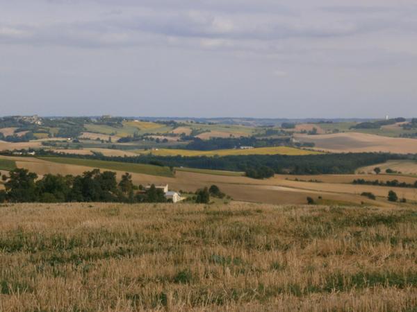 Grand Terrain de 3765 m² environ en position dominante.Vue exceptionnelle.