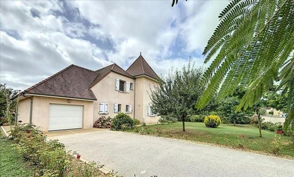 Maison à vendre |  Terrasson-Lavilledieu |  5 pièces | 155 m²