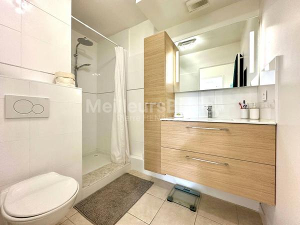 SUPERBE REZ DE JARDIN DE 45 M2 DANS RESIDENCE AVEC PISCINE