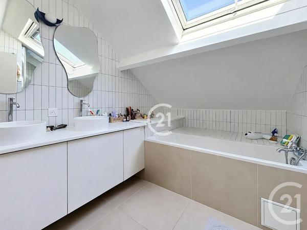 Maison à vendre  9 pièces - 180 m 2   MONTREUIL  - 93