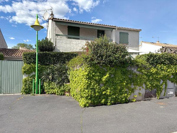 IDEAL INVESTISSEUR OU REGROUPEMENT FAMILIAL Maison de 150 m² avec piscine