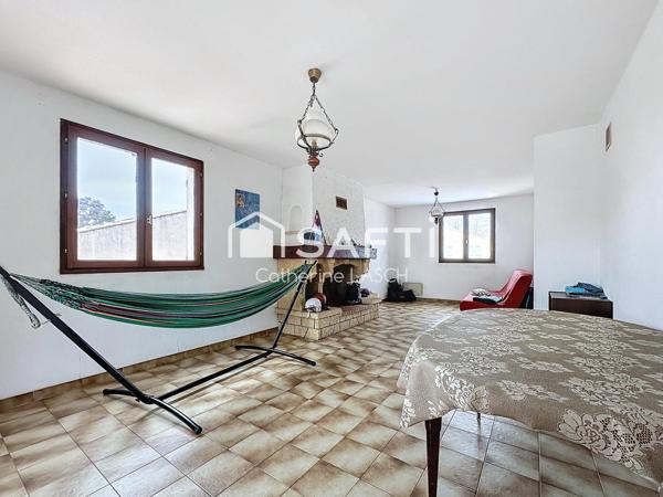 IDEAL INVESTISSEUR OU REGROUPEMENT FAMILIAL Maison de 150 m² avec piscine