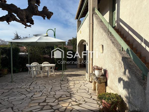 IDEAL INVESTISSEUR OU REGROUPEMENT FAMILIAL Maison de 150 m² avec piscine