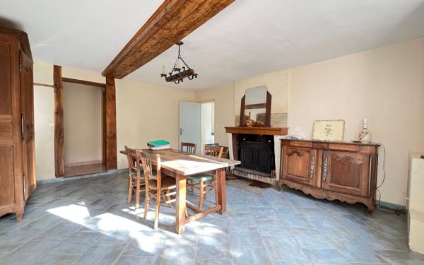 Maison à vendre    4 pièces •  Semallé