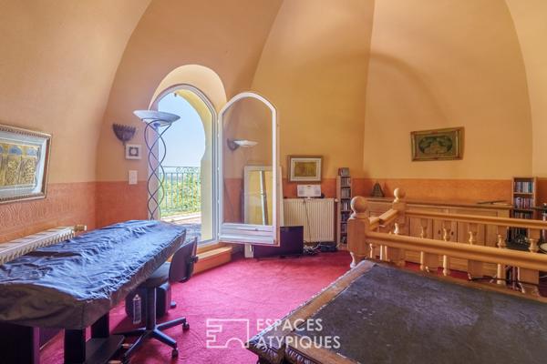 Élégante demeure néo-mauresque avec parc arboré et piscine