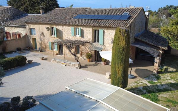 Maison à vendre    6 pièces •  L'Isle-sur-la-Sorgue