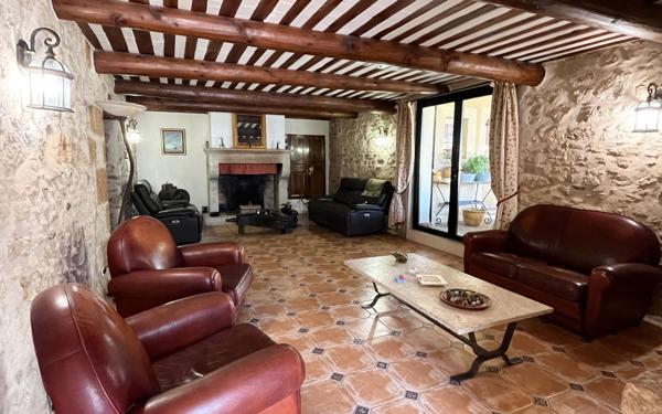 Maison à vendre    6 pièces •  L'Isle-sur-la-Sorgue