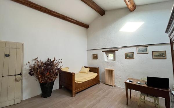 Maison à vendre    6 pièces •  L'Isle-sur-la-Sorgue