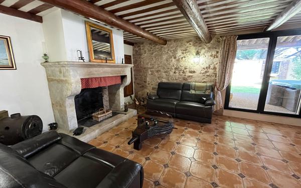 Maison à vendre    6 pièces •  L'Isle-sur-la-Sorgue