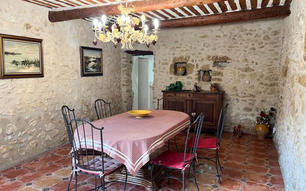 Maison à vendre    6 pièces •  L'Isle-sur-la-Sorgue