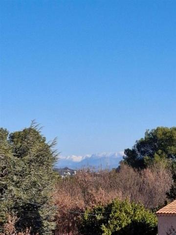 Trés beau terrain de 465 m² en pleine nature, les hauts de Pierrevert